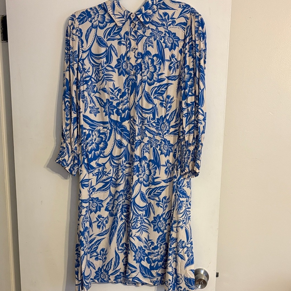 Nwt Cabi Athena Blue And White Floral Long-Sleeve Button Dress. Size L
